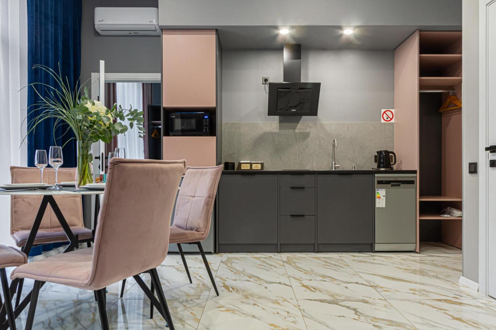 Family Residence Boutique Apartments Lviv Luaran gambar