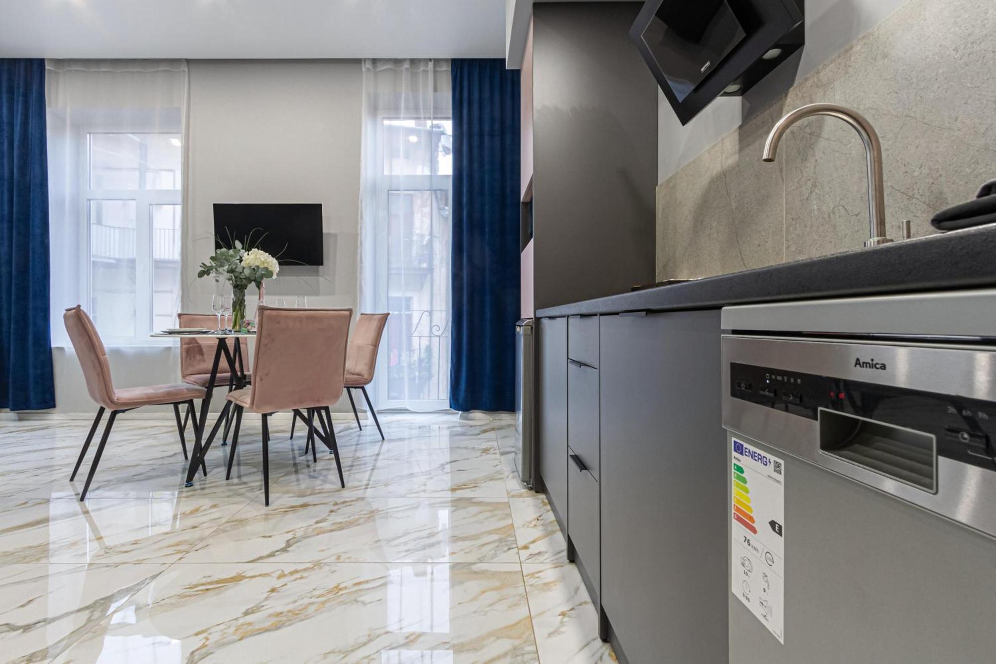 Family Residence Boutique Apartments Lviv Luaran gambar