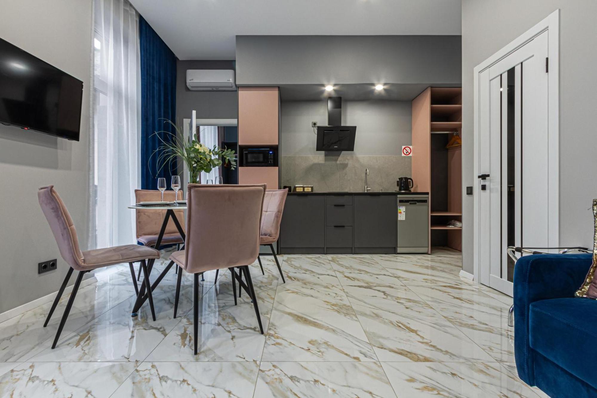Family Residence Boutique Apartments Lviv Luaran gambar